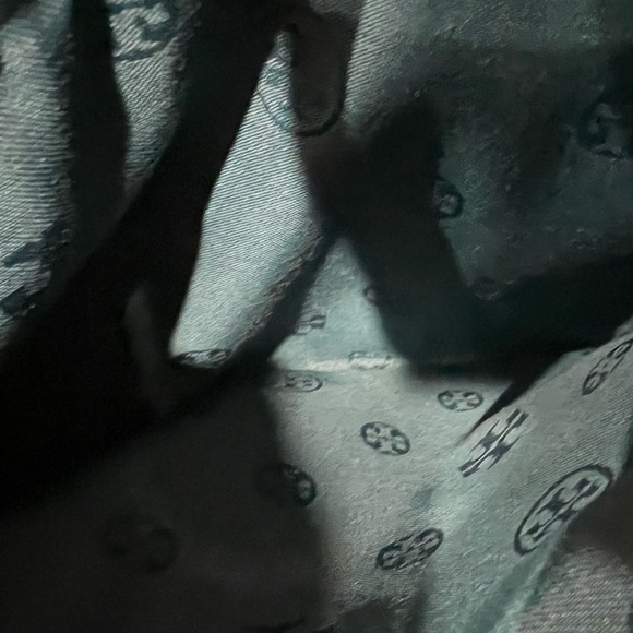 Tory Burch Hudson Bay/Navy Pebbled Leather Marion-EUC - Picture 9 of 11